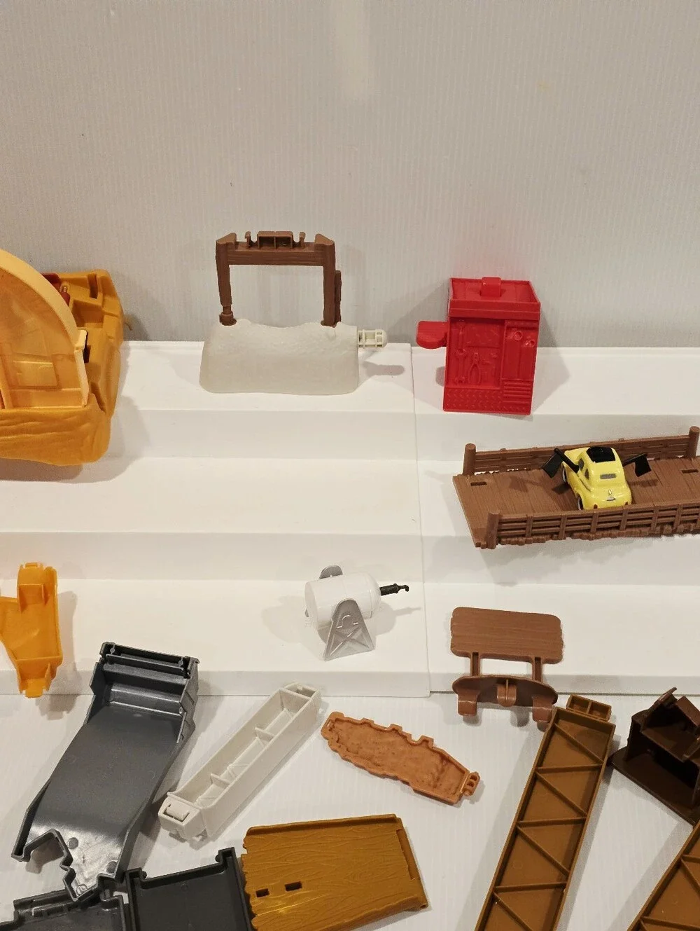 Disney Pixar Cars Playset Replacement Parts Set